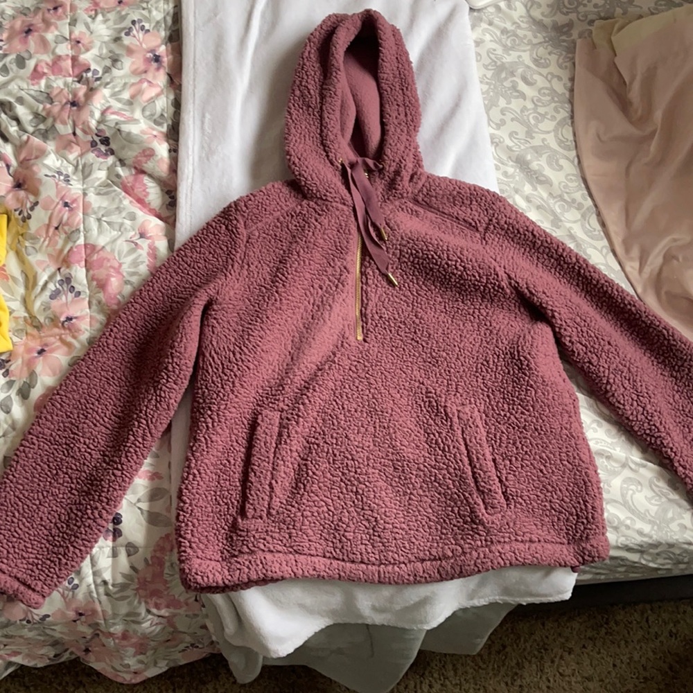 Sherpa purple and gold pull over.